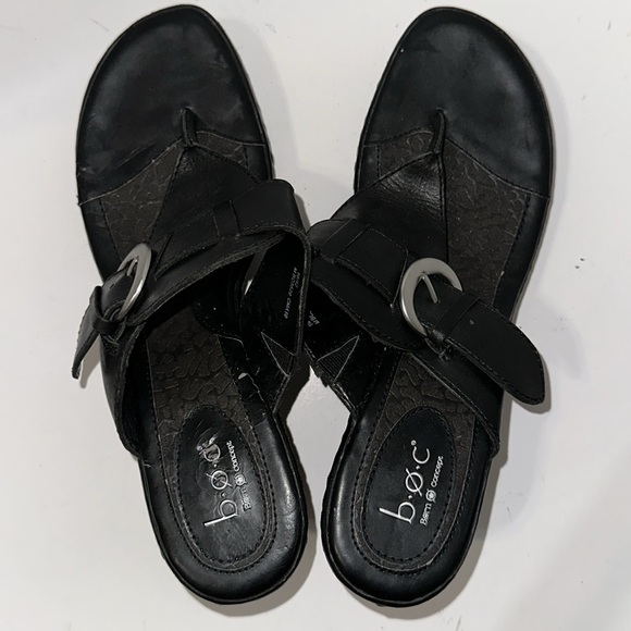 bõøc b.o.c Born Concepts Women’s leather flower flip flops sandals - Picture 11 of 12